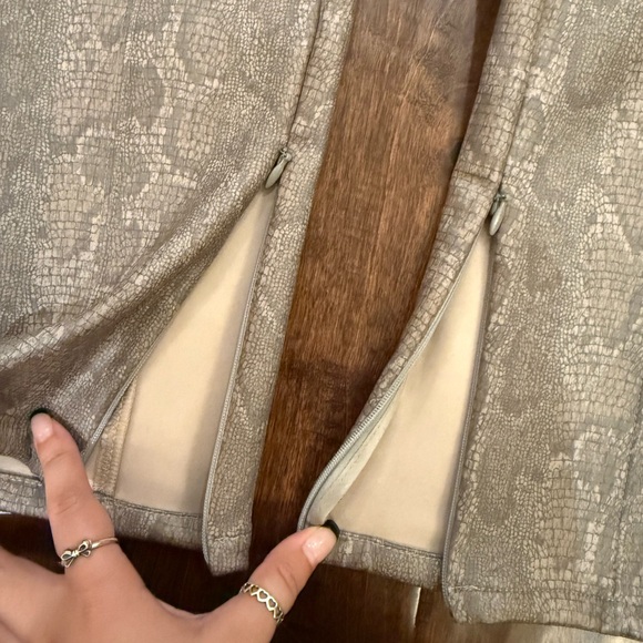 Anthropologie Carbon Snake Print Pull On Zipper Ankle Ponte Legging Pant Size 29 - Picture 6 of 10